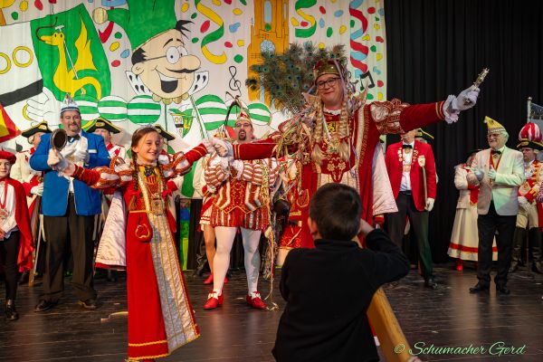 familijedaach-2024-079E50F8B8A-7684-1CD6-1B3B-0A6150411460.jpg