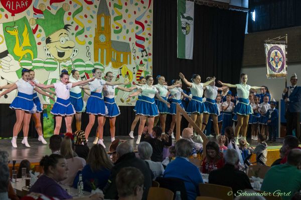 familijedach-kg-2025-022E4DD5174-B62A-BA53-8EDC-4A50D8205EBB.jpg