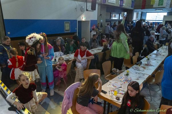 familijedach-kg-2025-032842A7CE0-76E7-8A85-70DD-C93E4DE55A9E.jpg