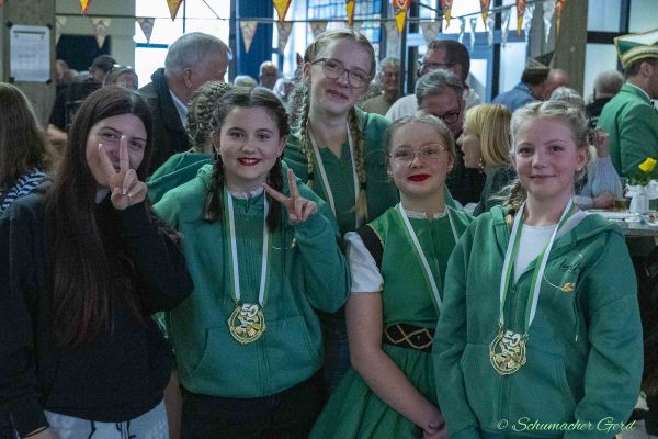 familijedach-kg-2025-078FCAA3565-09CB-43B4-1F2E-E76171D3E2B8.jpg