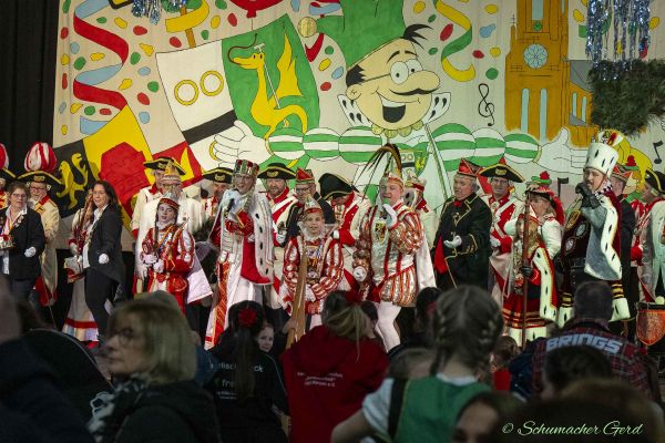 familijedach-kg-2025-123A46420AB-AAB8-FD15-F3C8-2BB736C6F79E.jpg