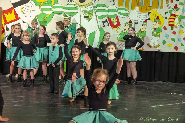 familijedach-kg-2025-169F3087B79-EBCC-99E2-08AD-3B8590E6AFFB.jpg