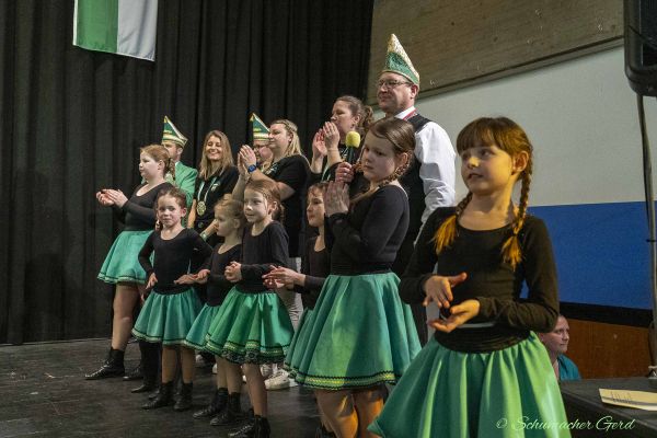 familijedach-kg-2025-171A681CED6-2016-F0BD-AE31-5FEB3FBB4EBB.jpg