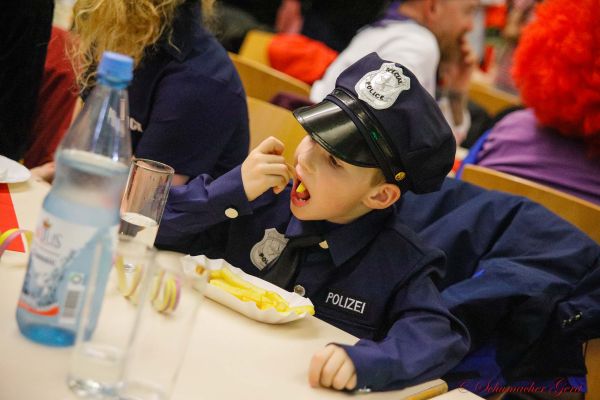 007-kg-kindersitzung-20235745C670-9964-9BEB-D8FE-E96B51B55140.jpg