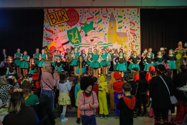 029-kg-kindersitzung-202323D12FAE-6662-B746-85E6-157E32470260.jpg