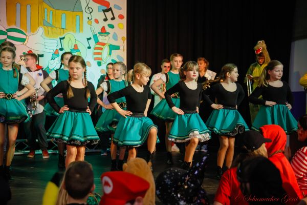 031-kg-kindersitzung-2023E08CAC33-F09D-2C81-D774-083910238A6B.jpg