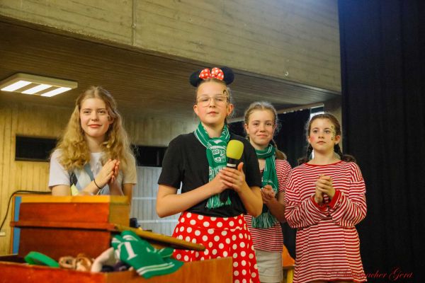 073-kg-kindersitzung-20233FF51BFD-F238-EF77-0452-E398E48DAF1E.jpg