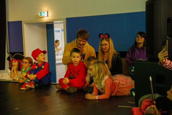 083-kg-kindersitzung-2023EFF4680A-B18B-EB0A-DDD2-6D04E943932A.jpg