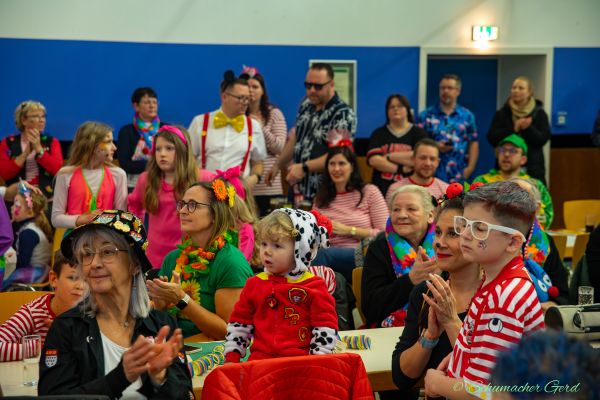 kg-kindersitzung-2024-033B9559554-522C-0913-13B1-92DF40E602BB.jpg