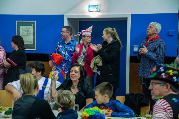 kg-kindersitzung-2024-043F2B3D6E5-CDF1-714A-92BF-F82426FB94AD.jpg