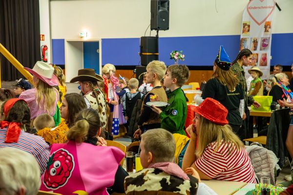 kg-kindersitzung-2024-0822D2A12F5-652C-AFBC-18A3-02F8E0C8CC2A.jpg