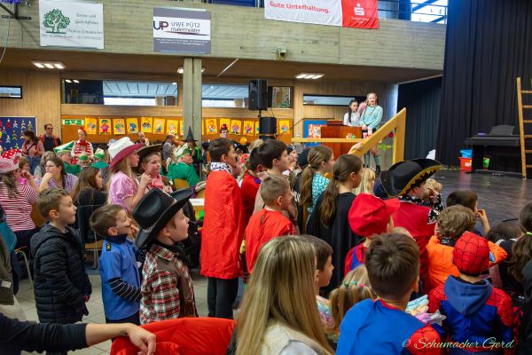 kg-kindersitzung-2024-107996FBE22-9997-92D9-06F0-CC6579E5D736.jpg