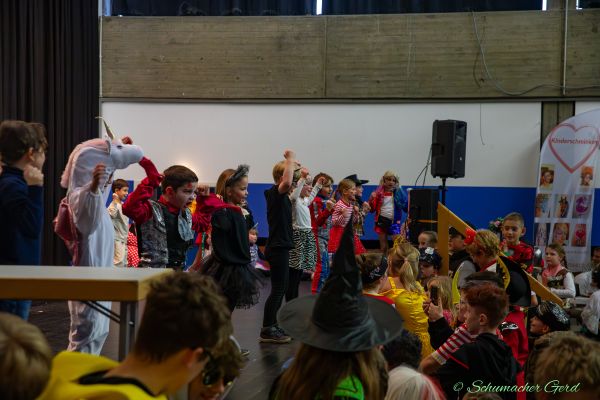 kg-kindersitzung-2024-123BC424F54-7C9F-B835-1CA4-8456558D862A.jpg
