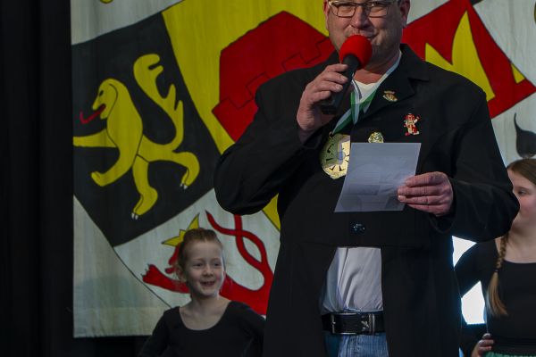 kindersitzung-kg-2025-0415ED37363-EE0F-FB84-1E56-3B4D3A7823F4.jpg