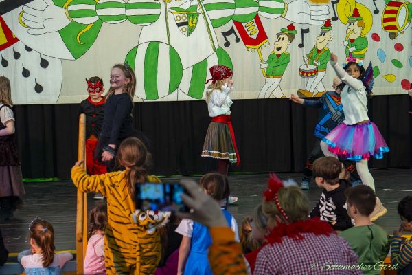 kindersitzung-kg-2025-0977119ED63-6575-21B1-5E5D-D14995BABAF8.jpg