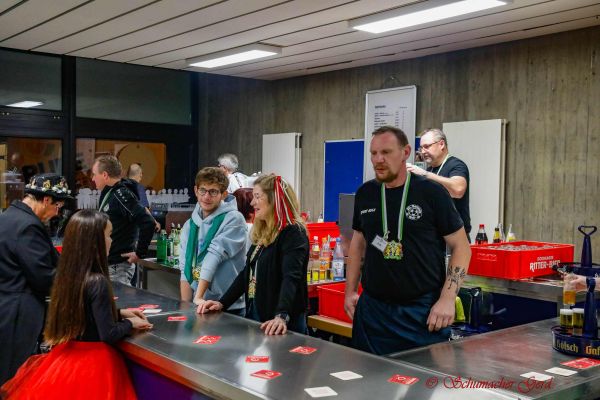 58-kostuemsitzung-20239962C601-2C1B-3090-78DC-62F15E413032.jpg