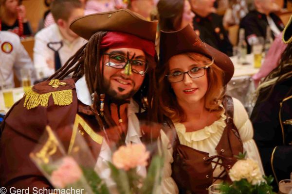 kostuemsitzung-aula-2020-1113F4FC69B-F228-0C1E-D43C-6429EE6DE73A.jpg