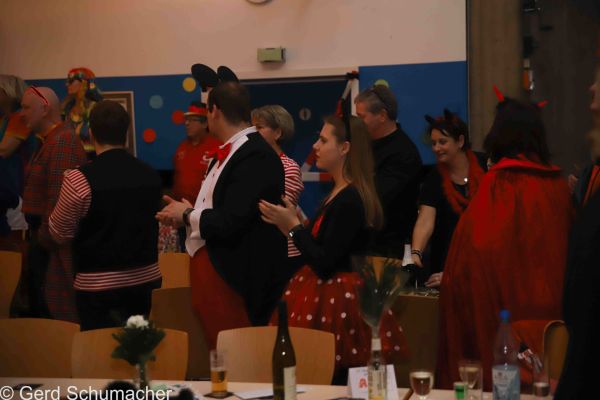kostuemsitzung-aula-2020-277F537FC35-E9B4-0D57-0E22-40E9854BDD00.jpg