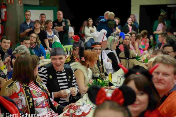 kostuemsitzung-aula-2020-3085DB09B6-8CBA-90B4-EDDA-4F8FE7B322B8.jpg