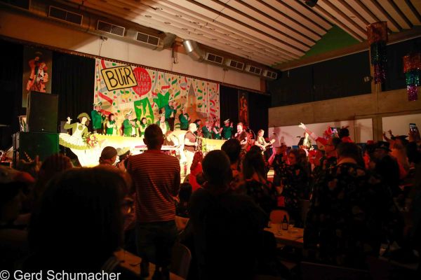 kostuemsitzung-aula-2020-3198F6A1A79-30C8-7C82-F7FA-E60EDFF32992.jpg