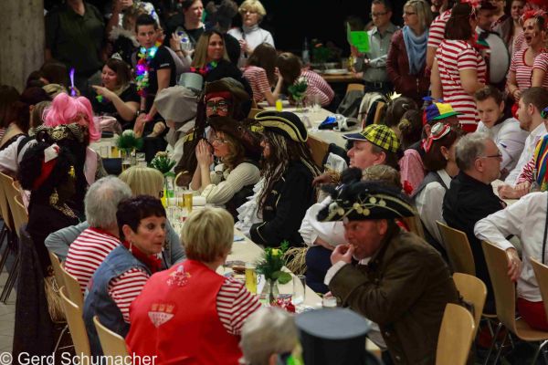 kostuemsitzung-aula-2020-5BA50342B-2120-3AB3-1E1E-4735110BB220.jpg
