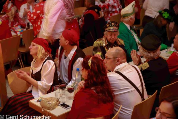 kostuemsitzung-aula-2020-81E488155A-077F-A641-FC1F-1C4F5C307CA6.jpg