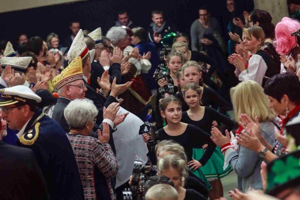 kostuemsitzung-aula-2020-970221A4F-754A-19DA-F960-97A6BBCD9681.jpg