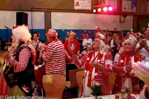 kostuemsitzung-aula-2020-97737601CD-5A77-ACDB-A828-5FA2B5D4C275.jpg