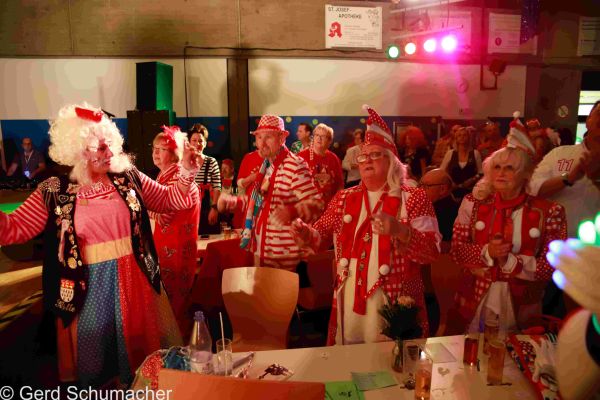 kostuemsitzung-aula-2020-98A4BA8A8F-7B24-2481-E637-633841A5C9FC.jpg