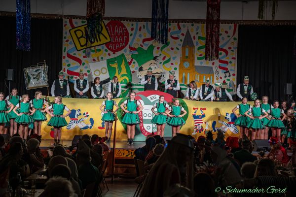 kostuemsitzung-buir-2024-010665DA94D-54D1-53F4-F06F-05FD36583AD4.jpg