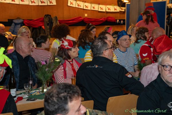 kostuemsitzung-buir-2024-011A23BC009-6E11-4428-2332-BE77BD30CF8E.jpg