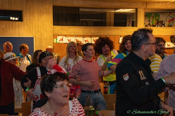 kostuemsitzung-buir-2024-048CD6A3423-461D-2AA4-EF13-5D951CABD54B.jpg