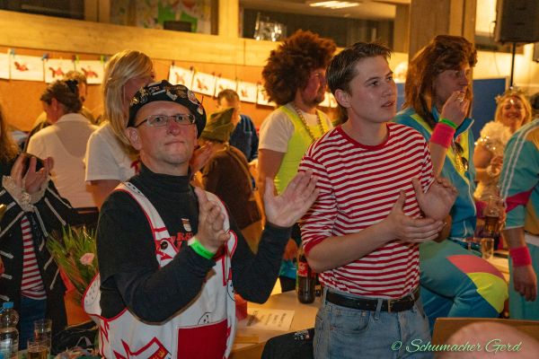 kostuemsitzung-buir-2024-053B13E8CA6-81DC-6BA7-A72F-5255A49408EB.jpg