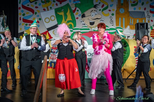 kostuemsitzung-buir-2024-06169243DAF-0FBB-4ABB-613C-7FC6F9022A17.jpg