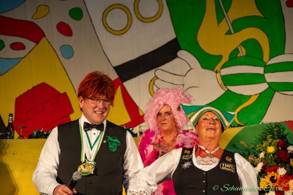 kostuemsitzung-buir-2024-06327DE56F4-503B-0F05-5444-A63CDE07A863.jpg