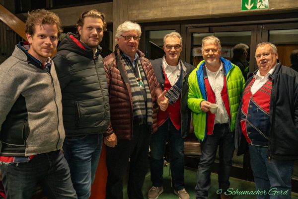 kostuemsitzung-buir-2024-0662AC7A5D4-6AE1-3210-103A-FDB4AA7D2766.jpg