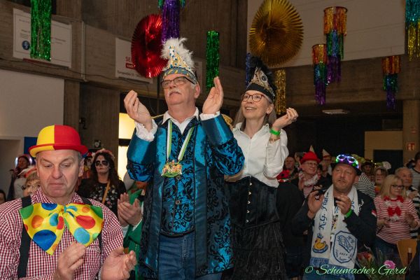 kostuemsitzung-buir-2024-08247E2365C-D554-04A1-8B20-415C1DC46A06.jpg