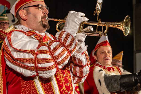 kostuemsitzung-buir-2024-11544BC7EBB-F32A-1B8C-A079-28CCBDFC4B1E.jpg
