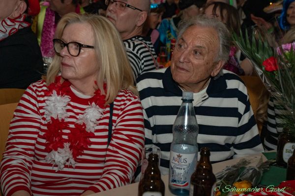 kostuemsitzung-buir-2024-138CA63D356-72C5-4799-9C82-7CF30C2ECF36.jpg
