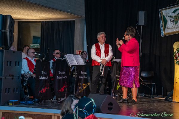 kostuemsitzung-buir-2024-145E7C747BD-96C8-2A00-8064-6BB683D410BB.jpg