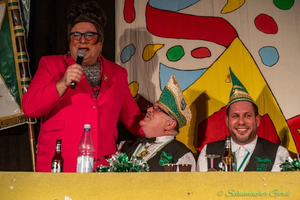 kostuemsitzung-buir-2024-14614E8C860-3BC3-02D3-389E-231124674661.jpg