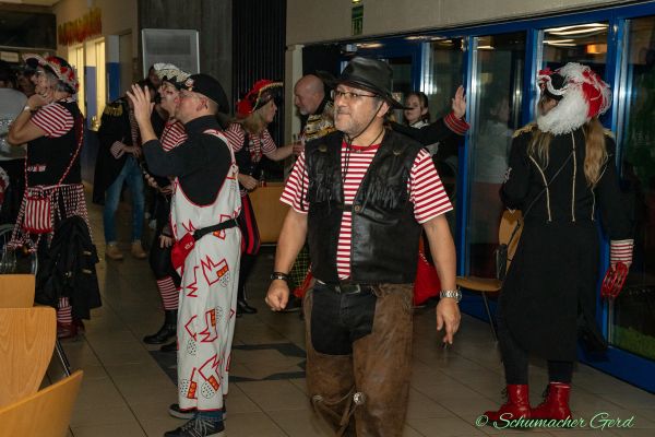 kostuemsitzung-buir-2024-16232C6F938-E2FD-D640-12D3-65F585D46EA8.jpg