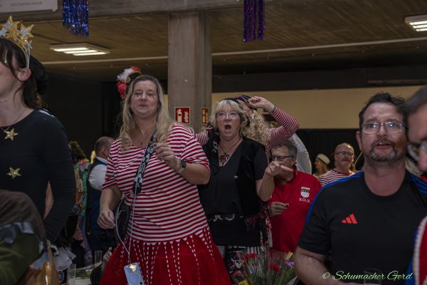 kostuemsitzung-kg-2025-18495F740FA-CD5A-0279-8D61-18BAADC11E30.jpg