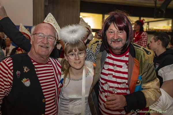 kostuemsitzung-kg-2025-18561B47802-DC5B-0D10-02BD-238E3C90D646.jpg