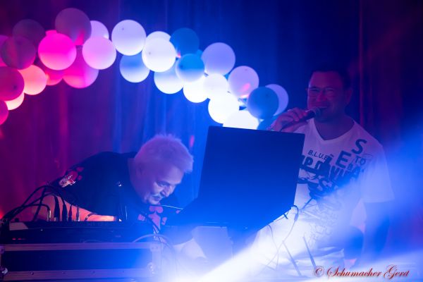 schlagerparty-2023-0336297E9F1-53C3-57A5-1C9D-6D77670169CA.jpg