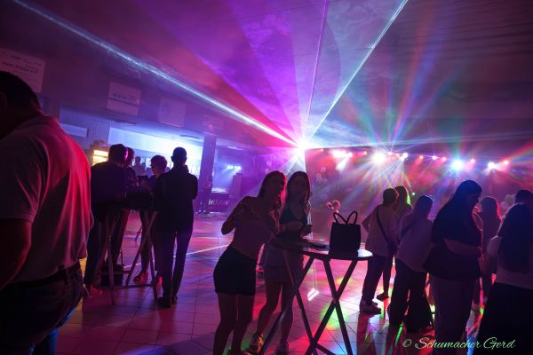 schlagerparty-kg-2024-0112B93E101-8911-B66F-C4E5-081BA456AB44.jpg