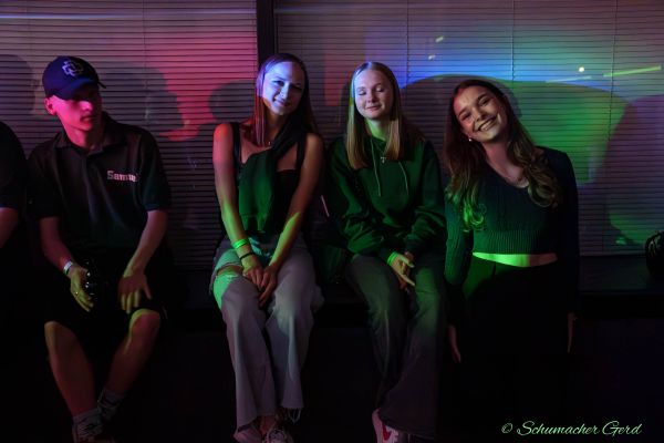 schlagerparty-kg-2024-01846005706-4AE4-8D5D-4E1D-D911A2F3F5F1.jpg