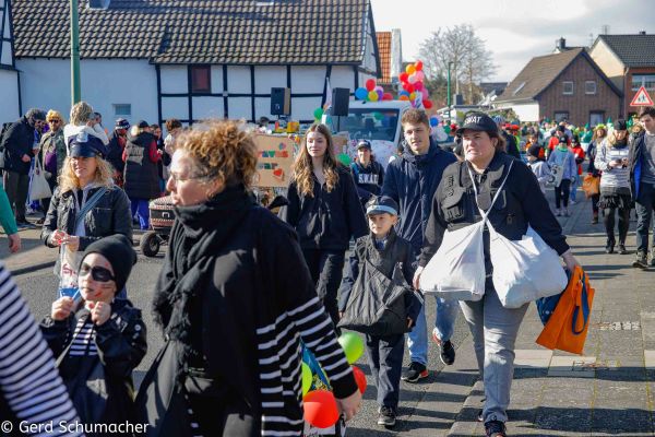 015-kg-rosenmontag-2023FEF3B0CB-779D-8BF1-E126-03D676A02382.jpg