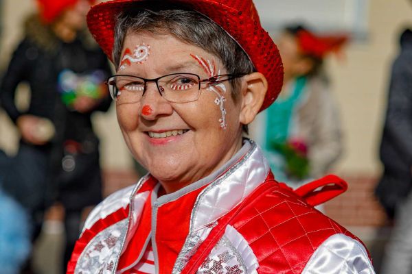 094-kg-rosenmontag-202383B4FE93-D125-105D-A757-AA80E711D221.jpg