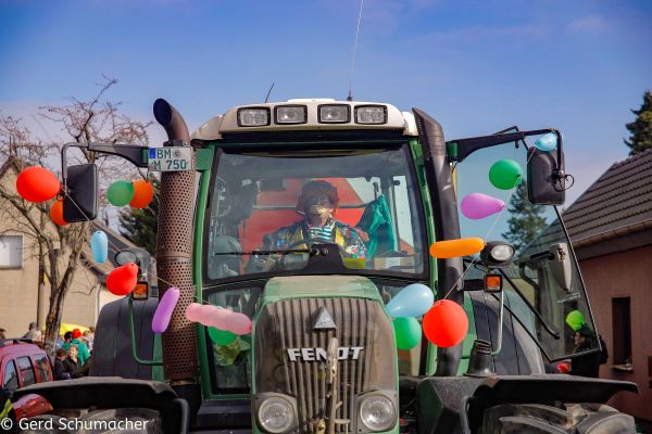100-kg-rosenmontag-202379CFF63C-B066-3091-2D0A-BB000E14E962.jpg